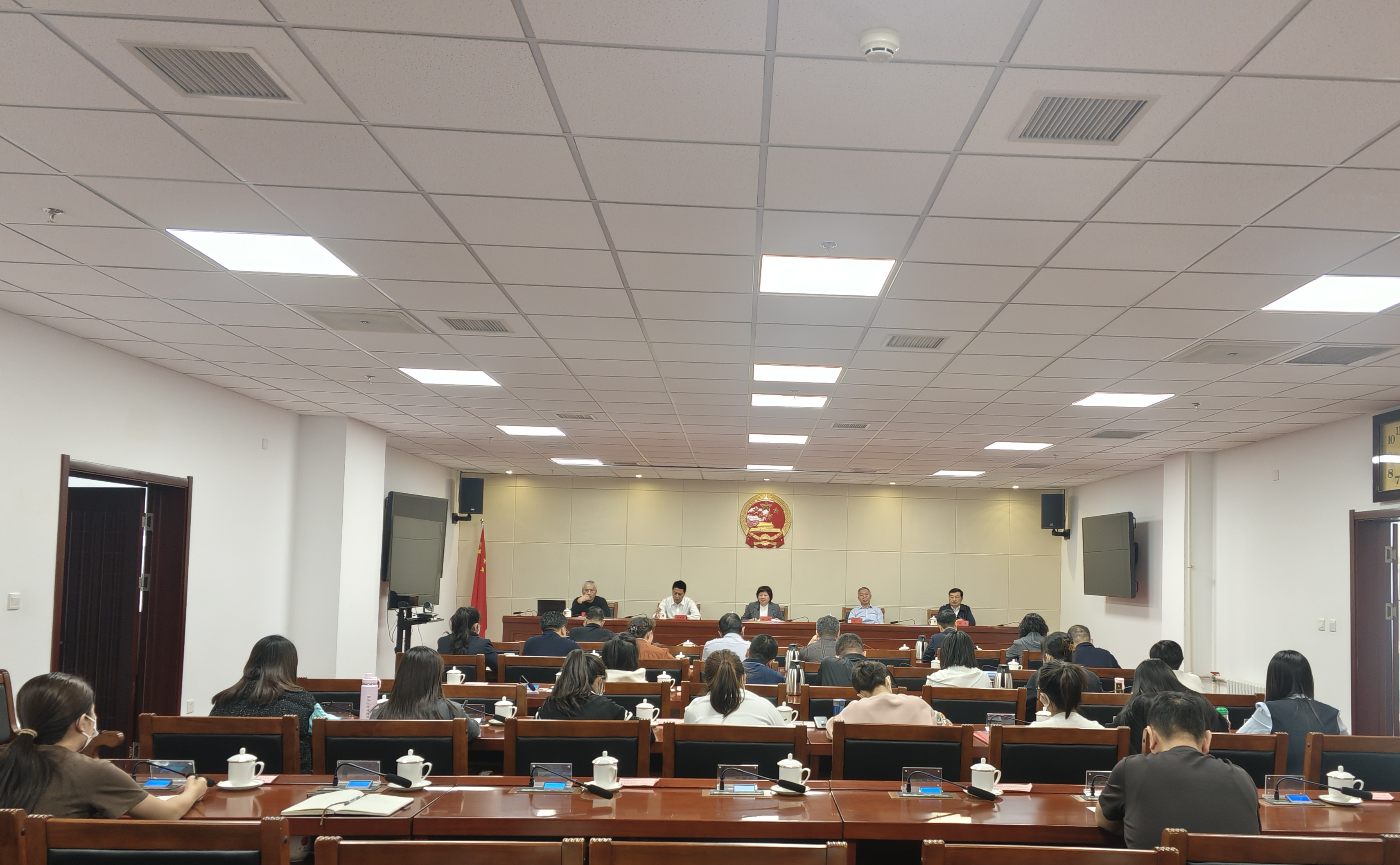 盟人大工委机关党支部召开扩大会议